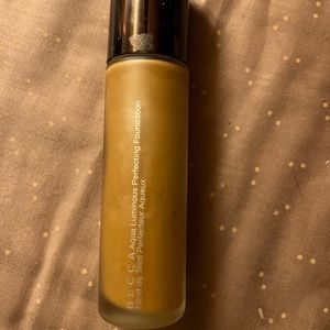 Becca Aqua Luminous perfecting Foundation